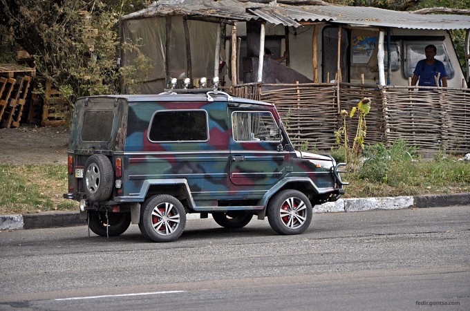 Український камуфляжний джип